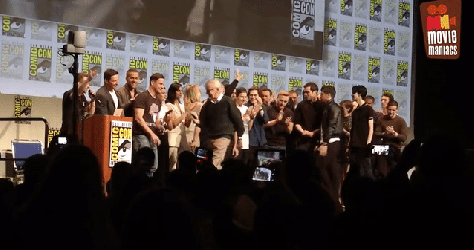 Tatum helps 92 year old Stan Lee off stage at SDCC 2015.